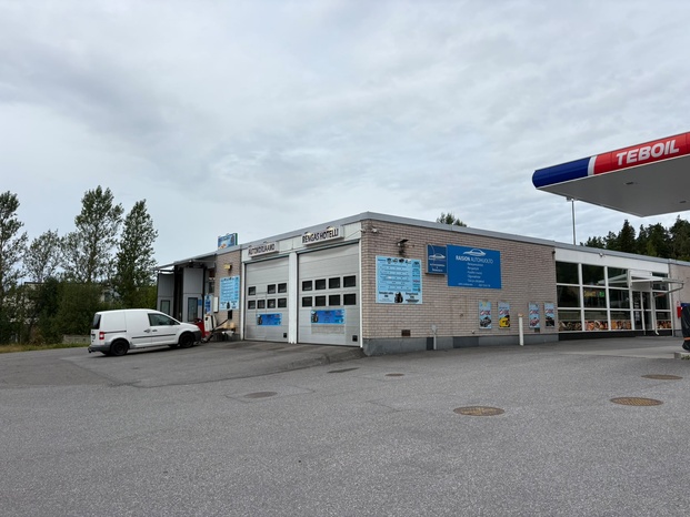 Kuva autohuoltoliikkeestä Raision Autohuolto Raisio